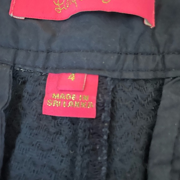 Lilly Pulitzer 4.5 “ inseam navy shorts - Picture 4 of 4